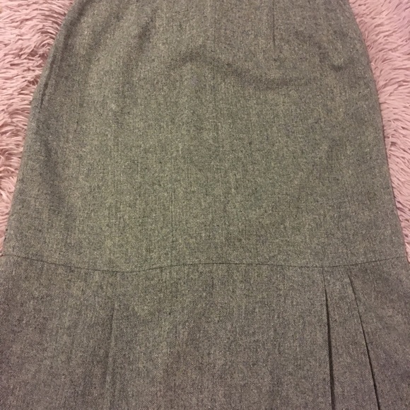 White House Black Market - Picture 2 of 4